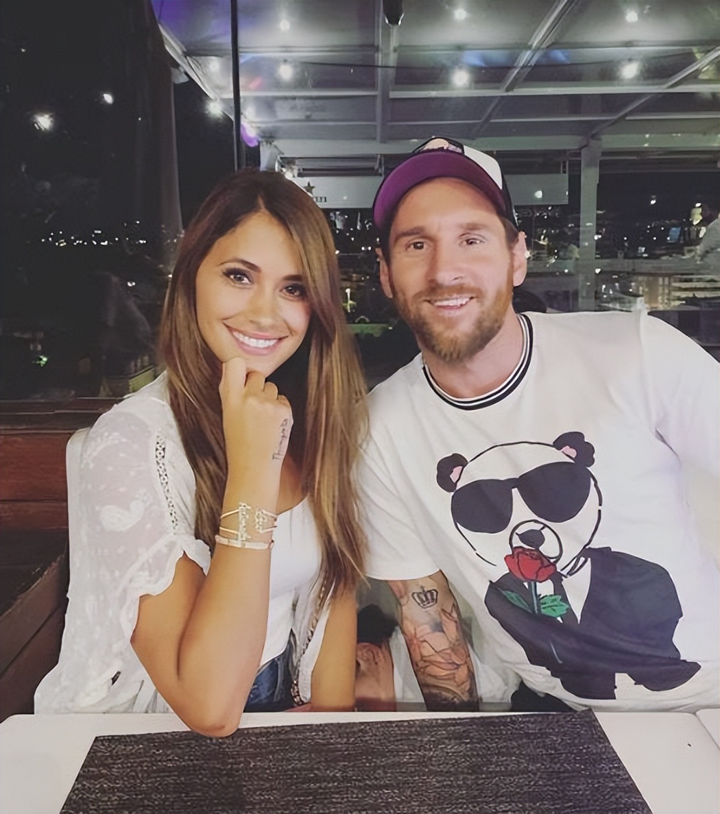 卡卡和梅西现在关系,卡卡和前妻恩爱视频