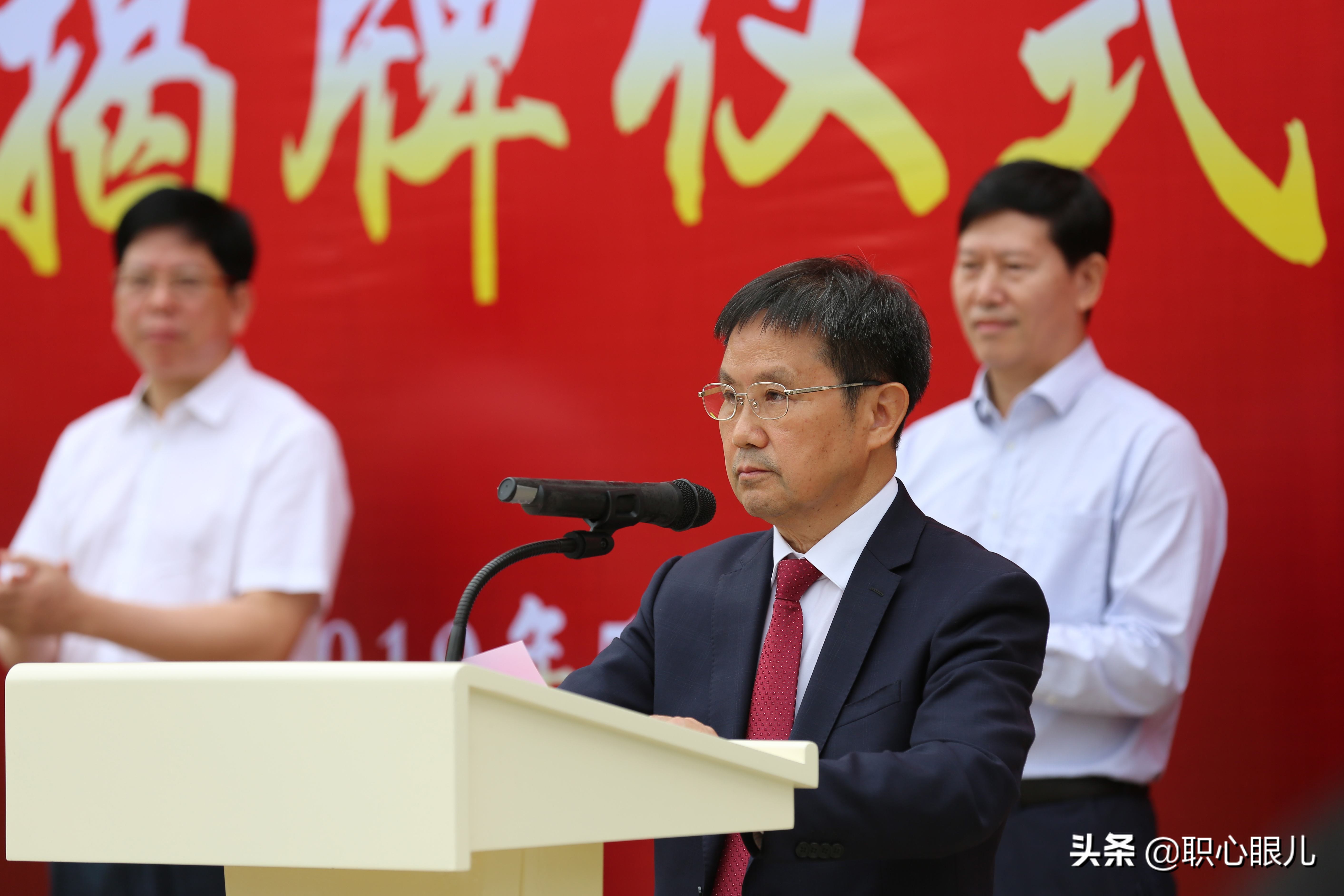 广西大叔，46岁卖房创业，称“不发国难财”，疫情期半年赚1000亿