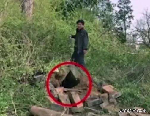 村民挖地意外发现500年古棺材,村民挖地时意外发现500年的棺材