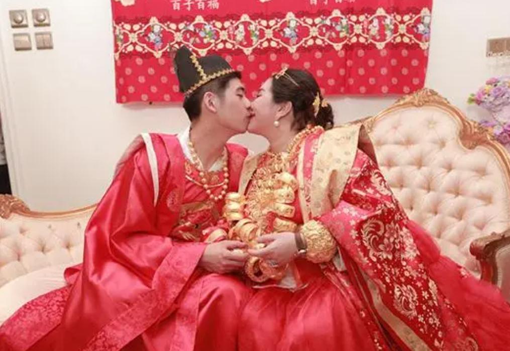 辛奇隆赌王家族,何鸿燊和辛奇隆结婚了吗