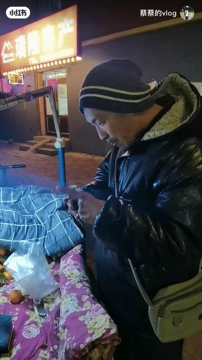 沈阳残疾小伙卖橘子后续,沈阳残疾小伙卖橘子拍摄者