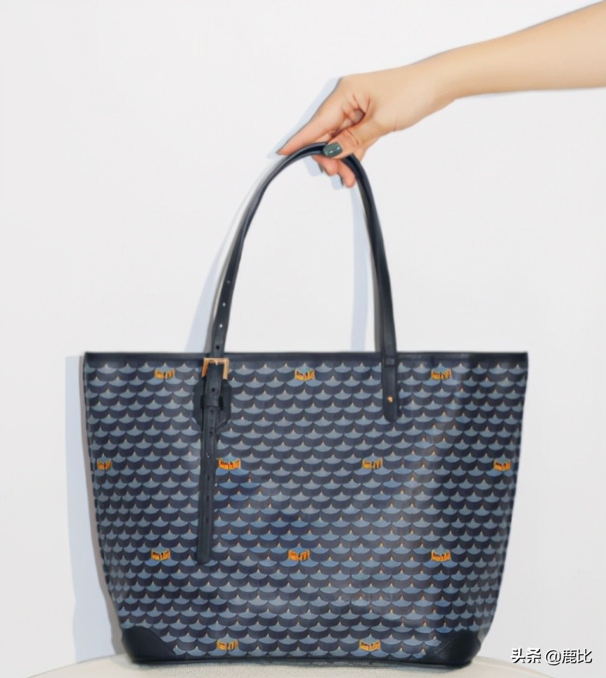 两万左右经典不过时好搭配包推荐,现在哪一款包比较保值