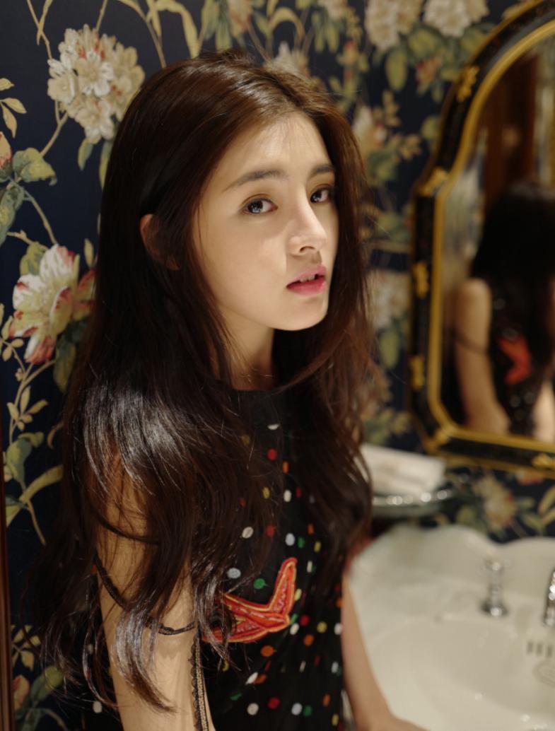 和郭富城传过绯闻，演过《美人鱼》，她还是陈钰琪版《倚天》小昭