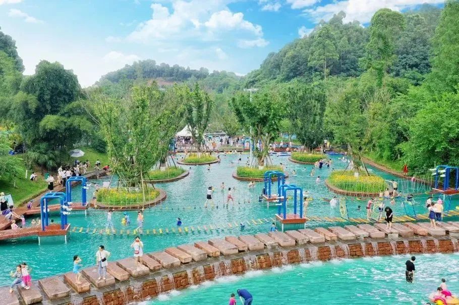 媒体转型升级面临的困境,华侨城发展前景