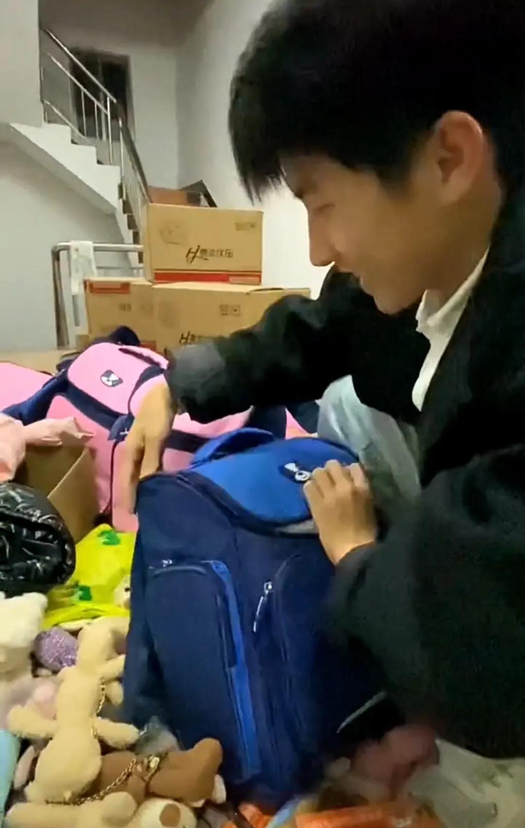 广西的网红老师赖家益,广西年轻男老师赖家益视频