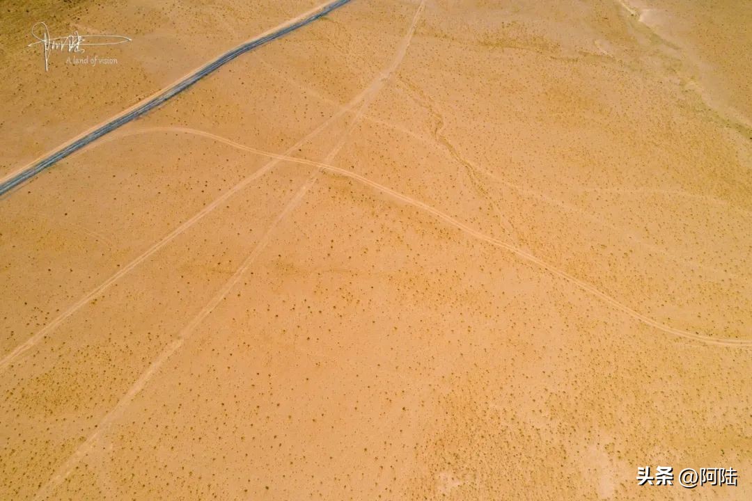 如来神掌自然景观,二连浩特如来神掌实景