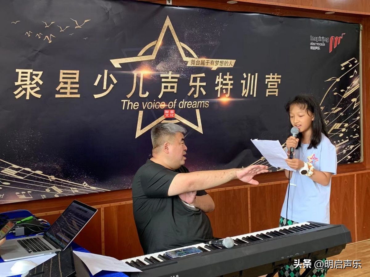 超带感《Natural》，摇滚范儿小姑娘炸翻全场