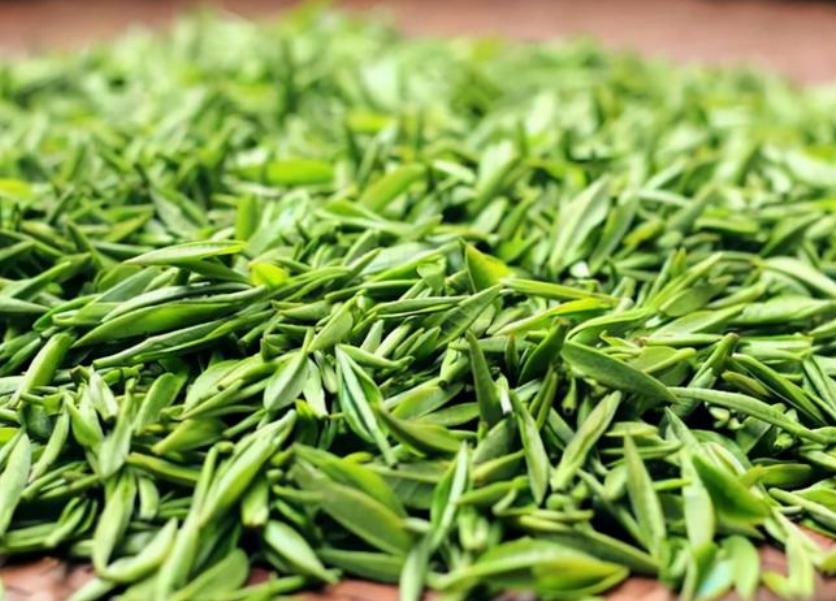 老人常说“夏天到，去燥火”，每天泡杯“降燥茶”，解渴又解暑