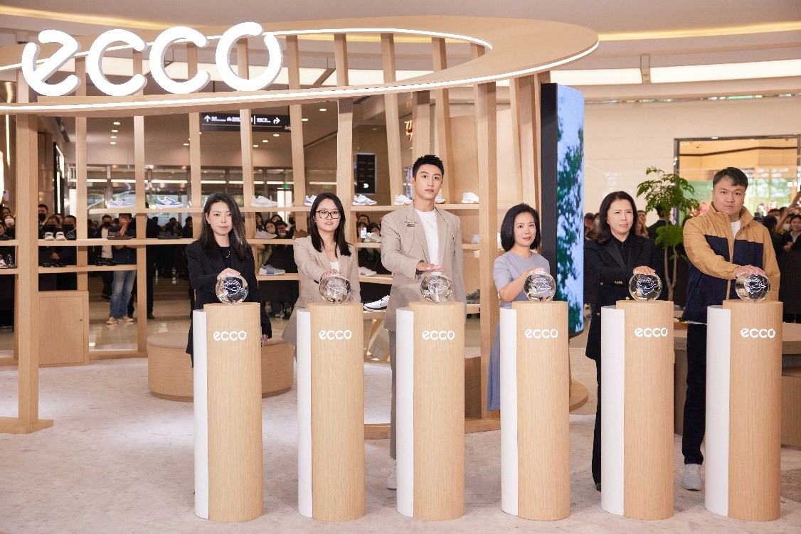 ecco全球代言人,黄景瑜ecco线下