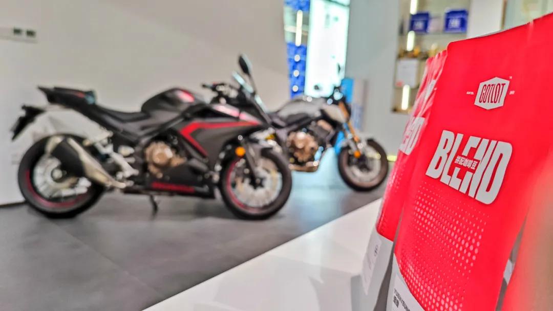 瓒協ashion鐨勫コ瑁呭簵,瓒協ashion