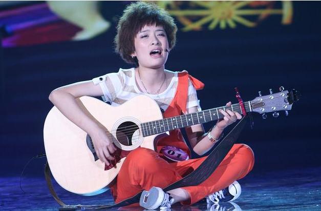 成龙谈论小鲜肉不能吊威亚,我看你有戏成龙说吊威亚张国立