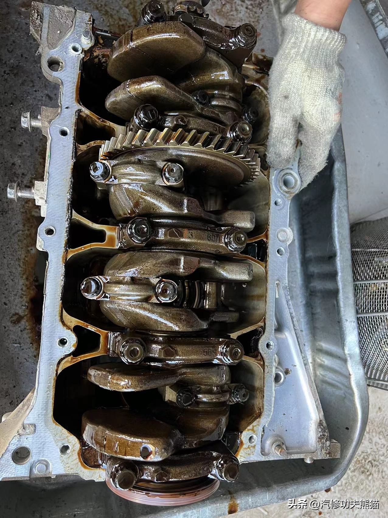 一车传三代丰田越野,六代半丰田凯美瑞烧机油