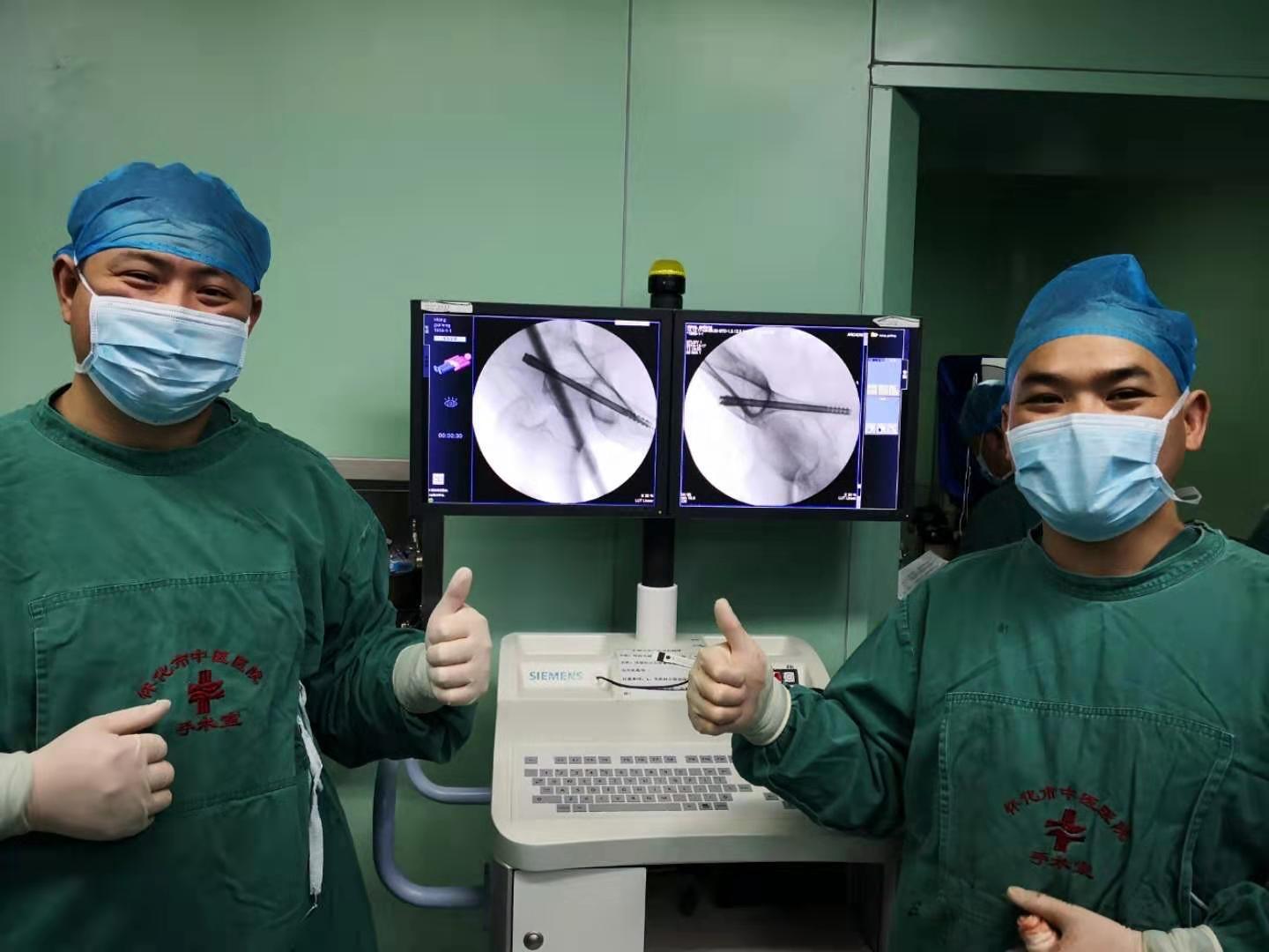 股骨颈骨折矫正仪器,骨科机器人好用吗