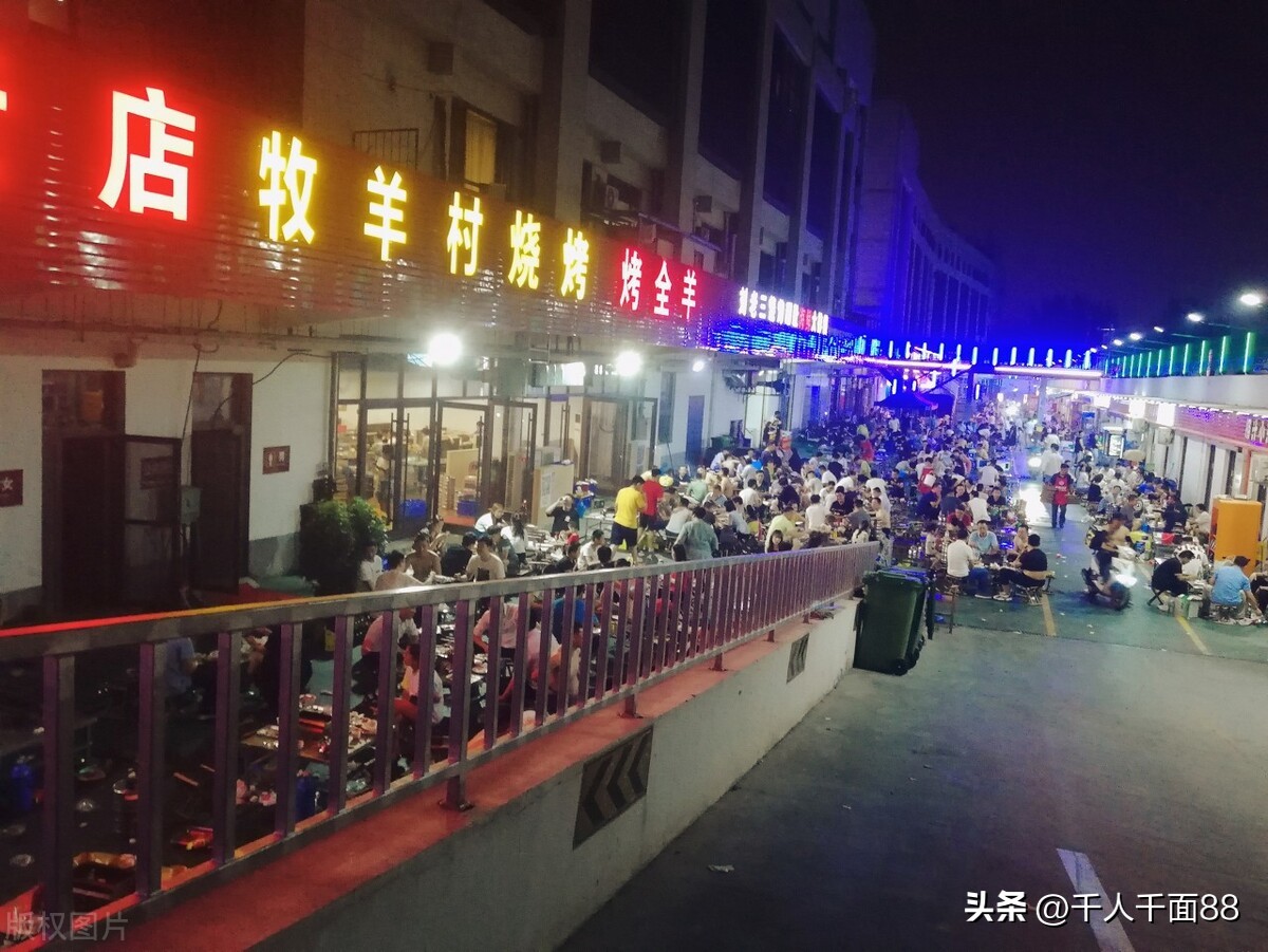 生意红火的烧烤店一年能挣多少钱,烧烤店如何在3个月回本500万