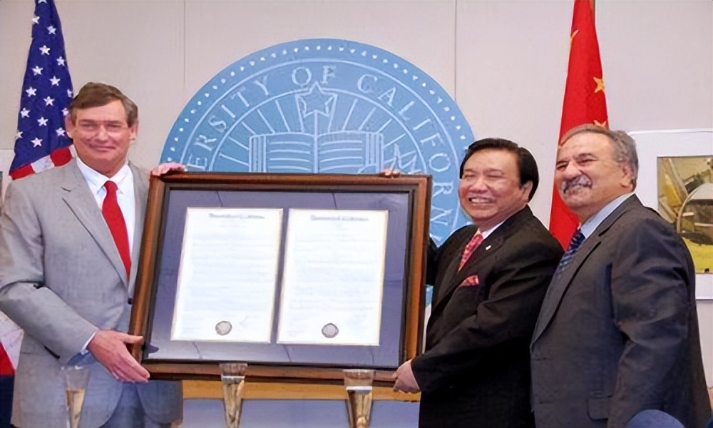 电池大王钟馨稼为美国捐款,电池大王钟馨稼近期状况