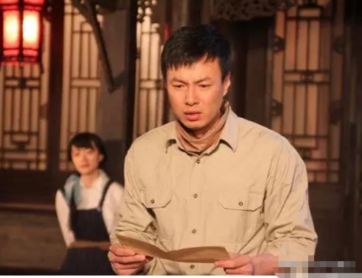 因穷被老婆嫌弃一怒之下继承家族,因为穷被女友抛弃逆袭