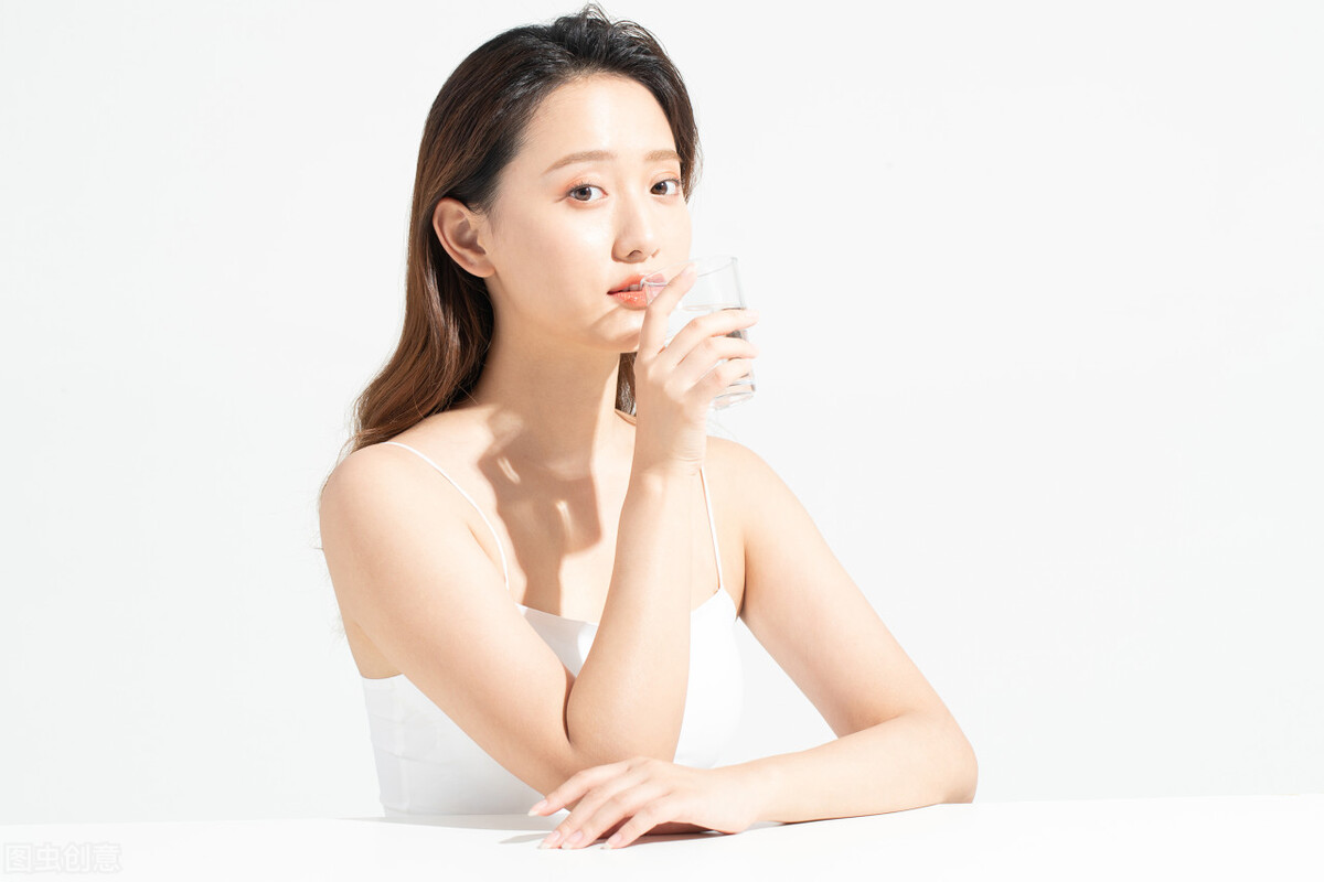 粉底霜干了怎么让它变滋润,粉底霜太干了怎么办