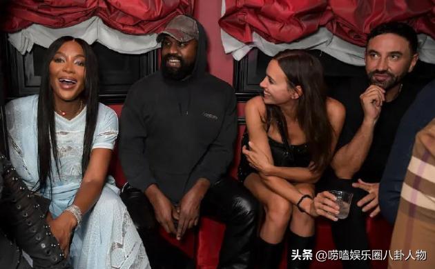 37岁伊莲娜吊打卡戴珊家金小妹，肩抗狮子头好轻松，自己赚钱真爽