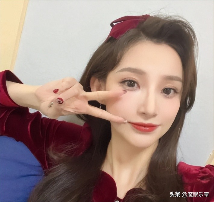 世界杯美女主持人马凡舒个人资料,主持人马凡舒现身世界杯