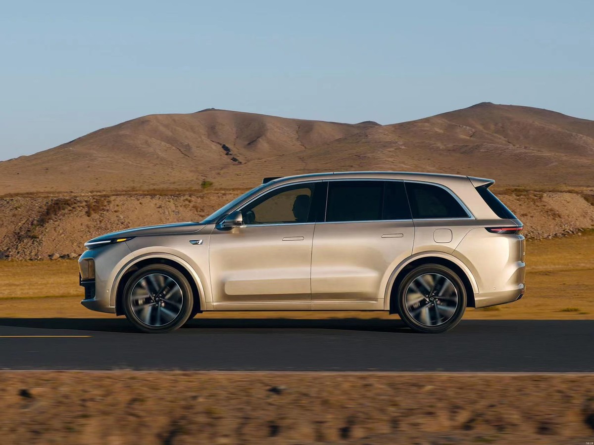 50到60万买什么车,女士开的车推荐50到60万