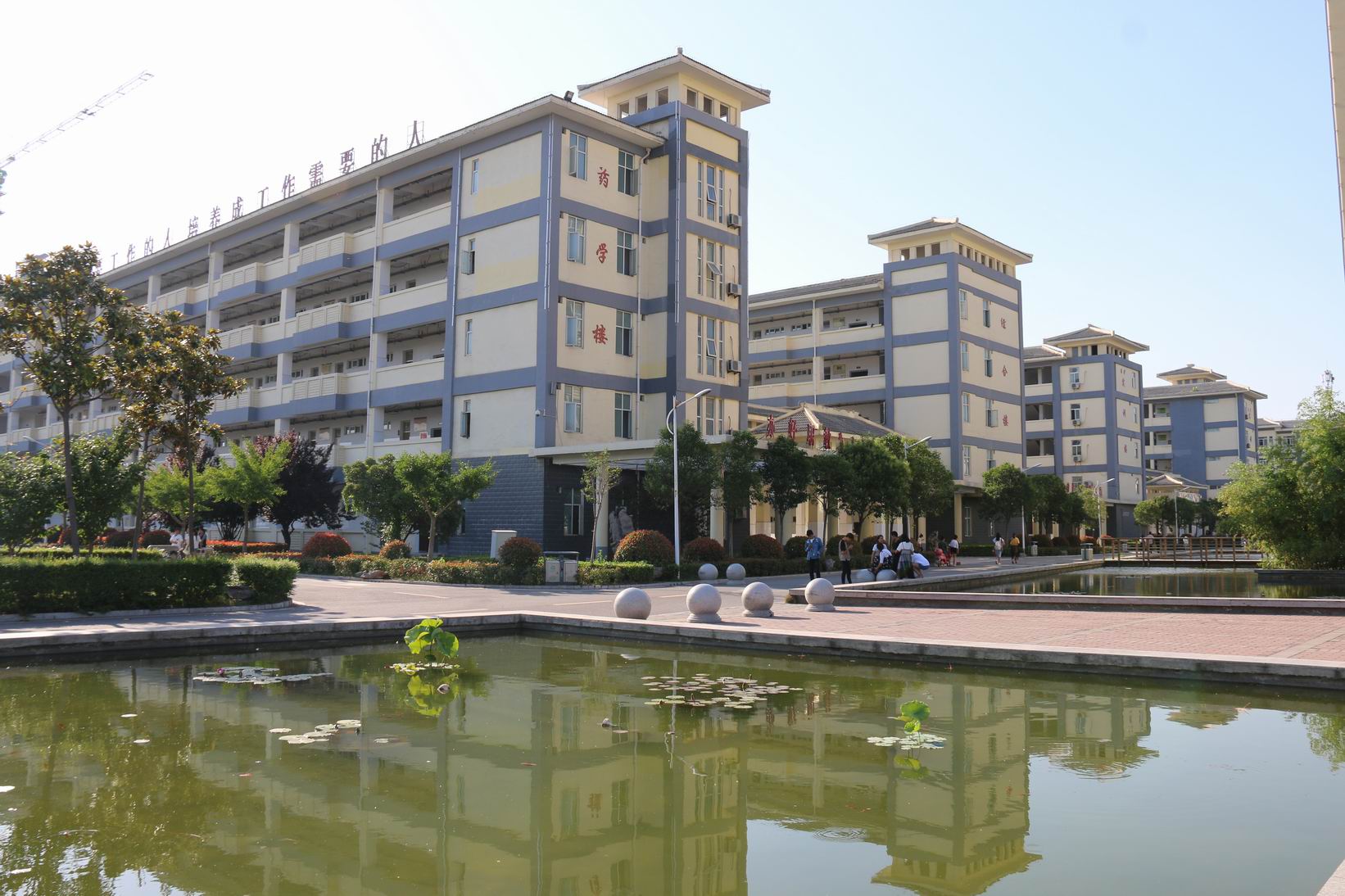 亳州中药科技学校学费多少钱,亳州中药科技学校位置在哪里