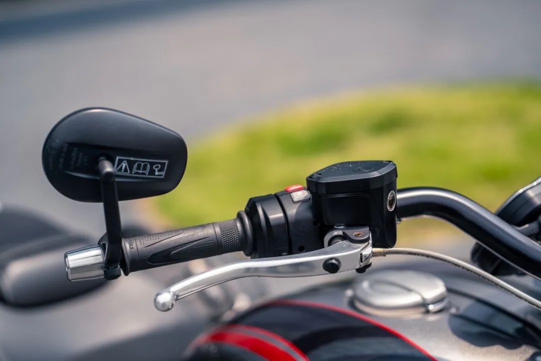 凯旋火箭3优缺点,火箭凯旋3新款试驾