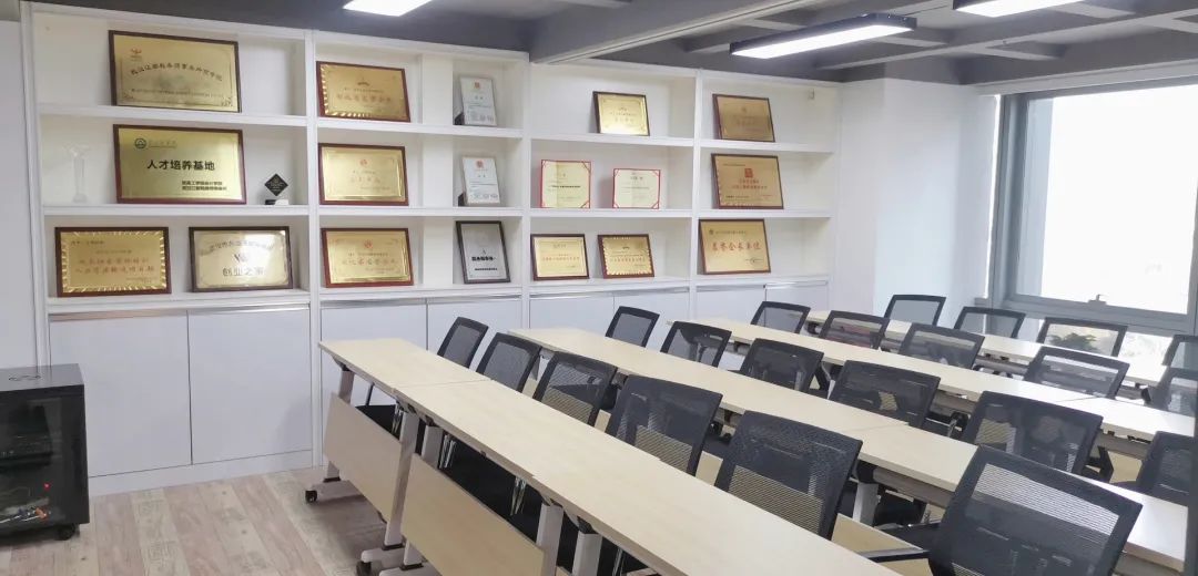 热烈庆祝湖北江之都邦财管理咨询有限公司盛大开业!业绩长虹