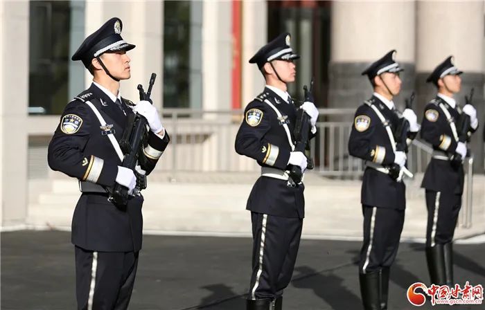 女警警服演变照片图片,最美警花警服图片