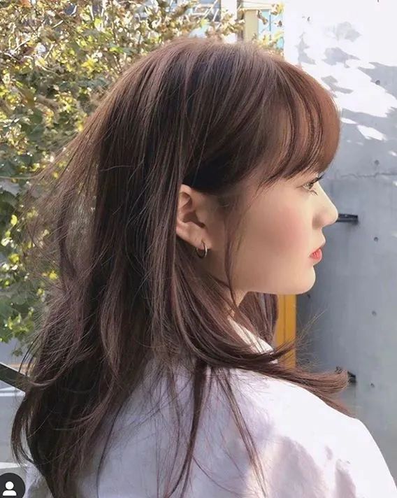 穿白t配什么发型好看,选对发型怎么穿都美炸天