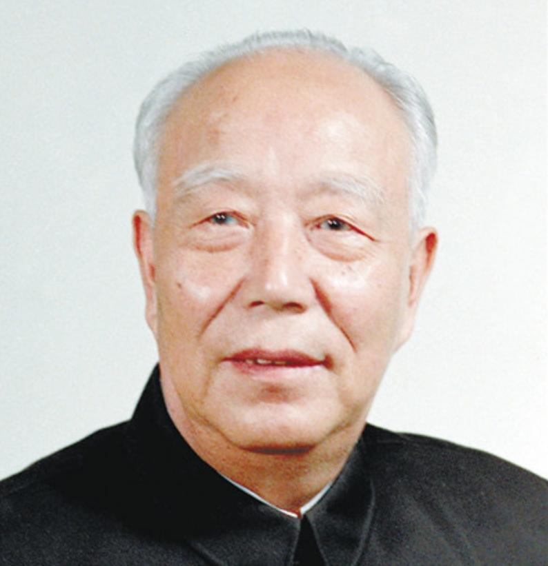 人民大会堂名字为何是后改的？它原先叫什么？毛主席亲自改名