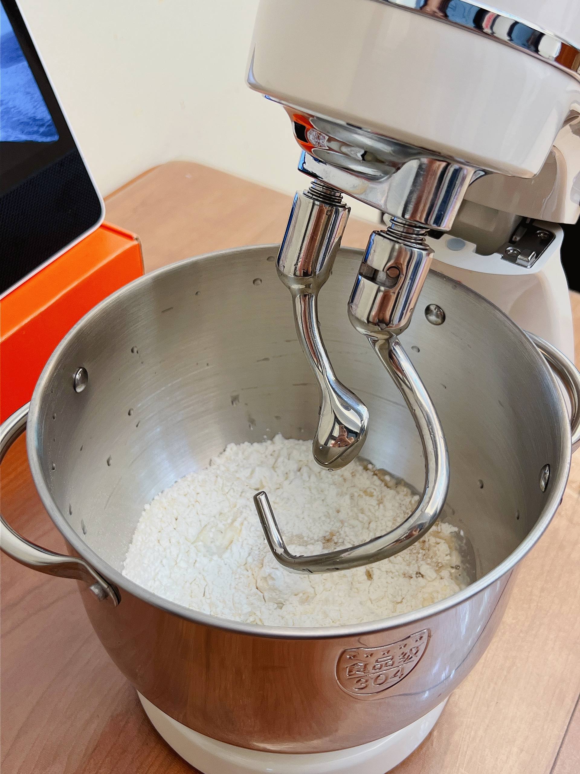 为了应对黑心老板跑路，我决定过不办卡的生活