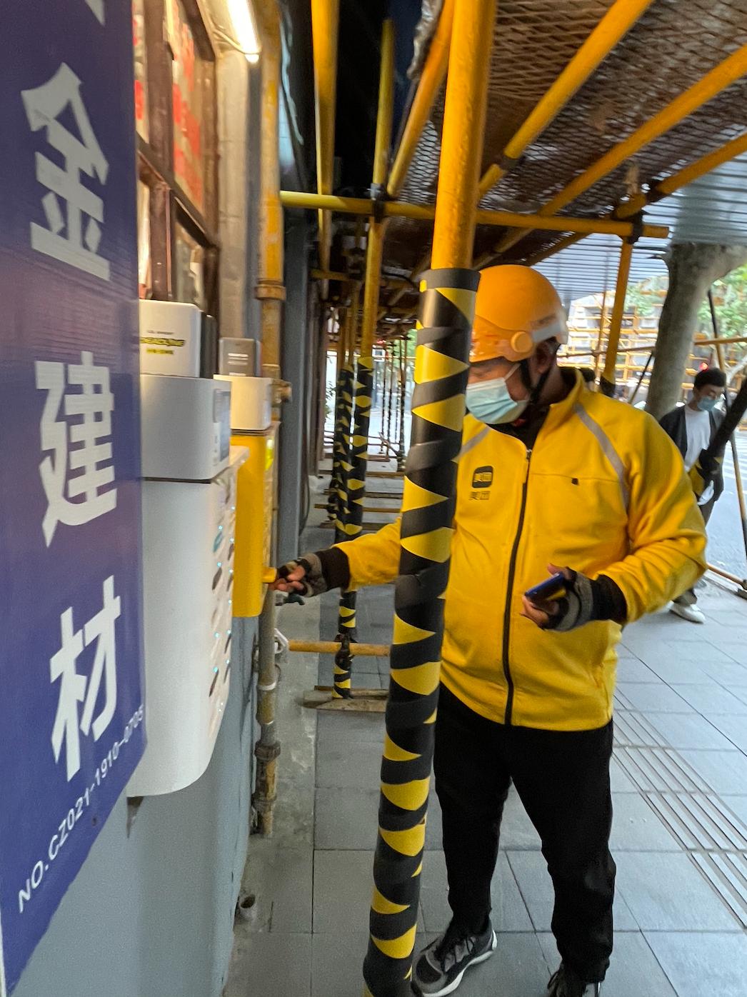 梧桐区的五金店，都是长久又顽强的存在