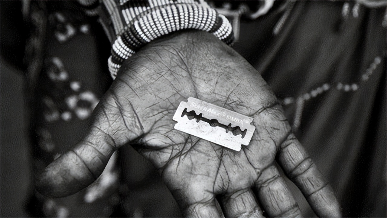 残忍又野蛮的女性割礼何时才能终结？至今还有30个国家依旧盛行