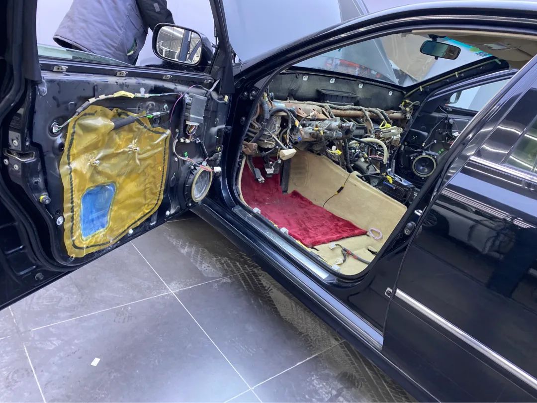 老皇冠全车翻新整备50000元,12代皇冠二手翻新要多少钱