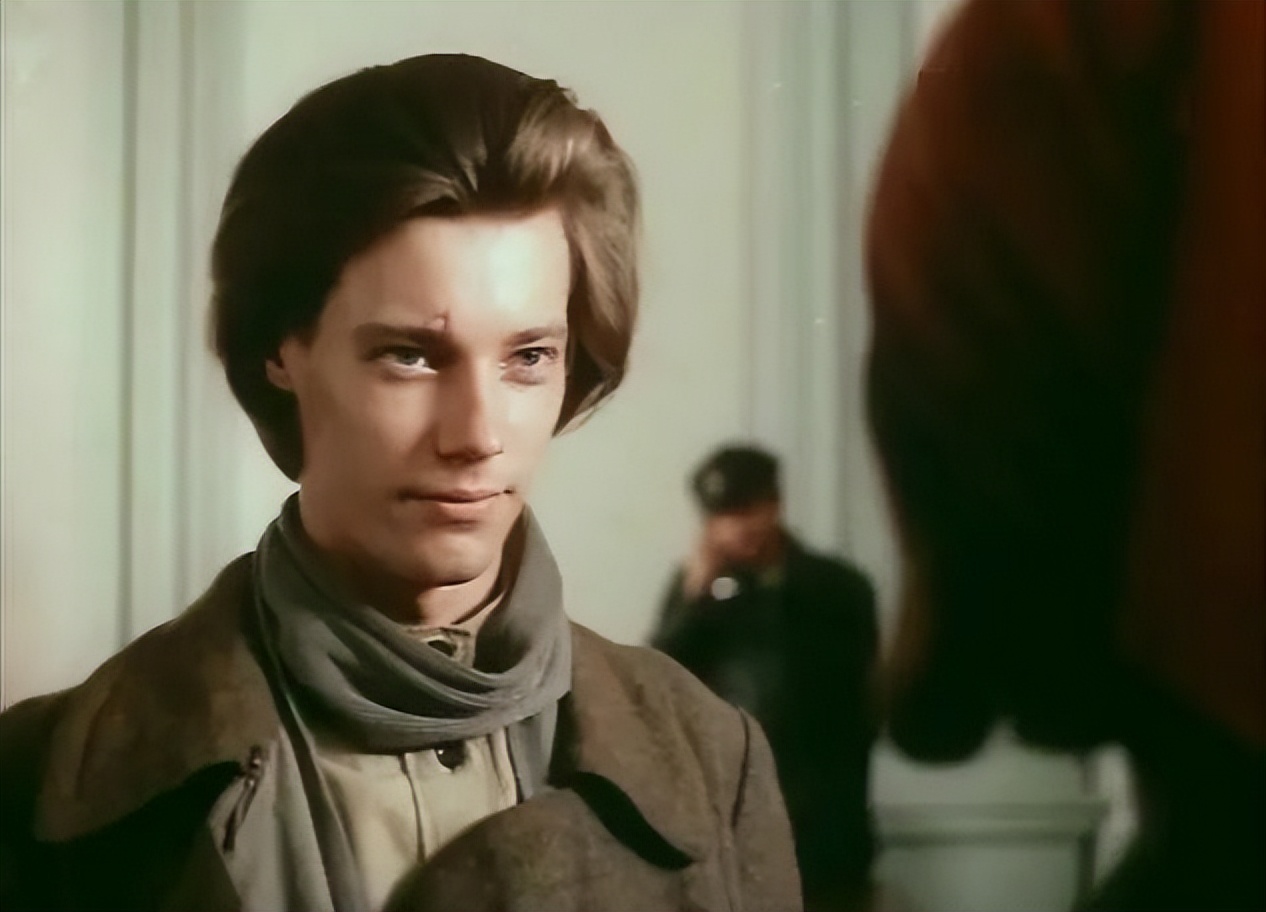 《钢铁是怎样炼成的》冬妮娅独立自由，为何保尔坚持认为她庸俗？