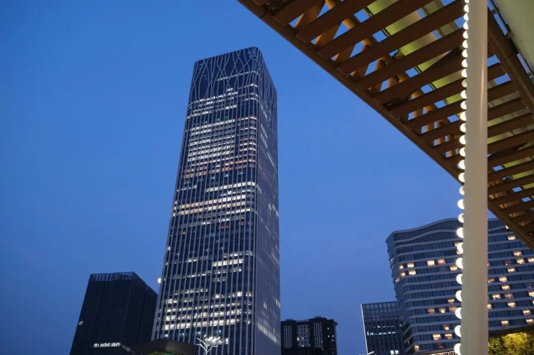 绽放尖端画质富士新旗舰x-h2发布,富士X-H2无反相机发布