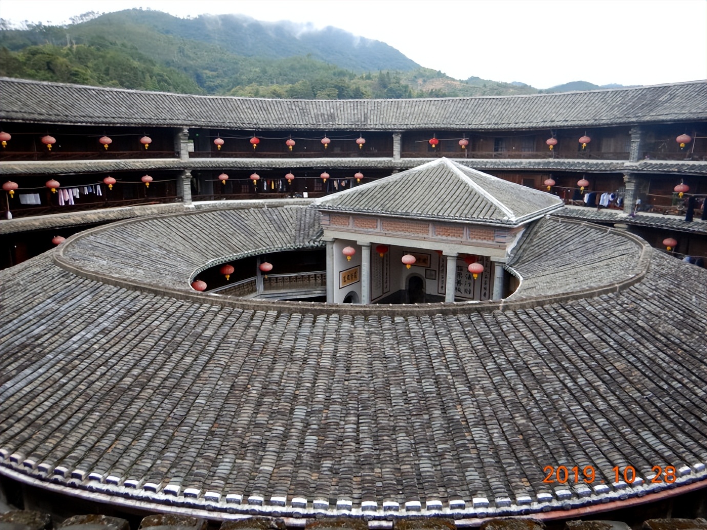 走进世界文化遗产之一福建永定客家土楼