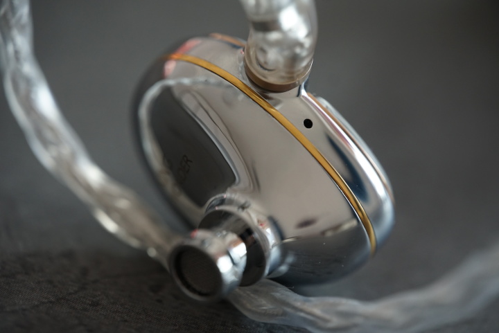 神奇的插头调音，5年前千元内国产音质天花板耳机终迎继任者