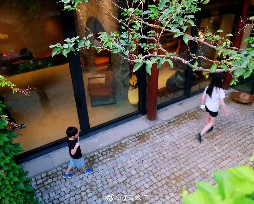 同一个世界不同的人,同一个世界不同的爹妈