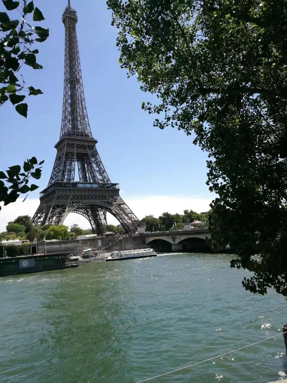 法国巴黎：景点美食购物艺术浪漫