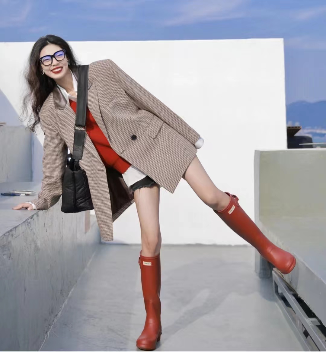 秋冬穿搭很简单这样穿秒变女神,今年冬季最火的穿搭精致女生必看