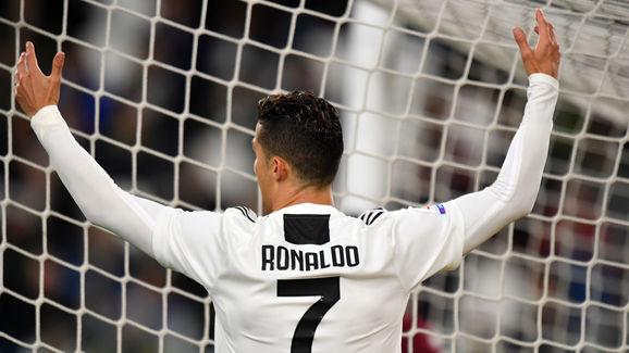 哪一年才是c罗的巅峰时期,c罗最后的巅峰留给了曼联