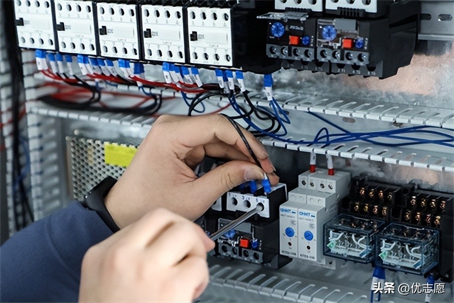 普通高校新生可以报考的专业,高考首次招生的专业能冲吗