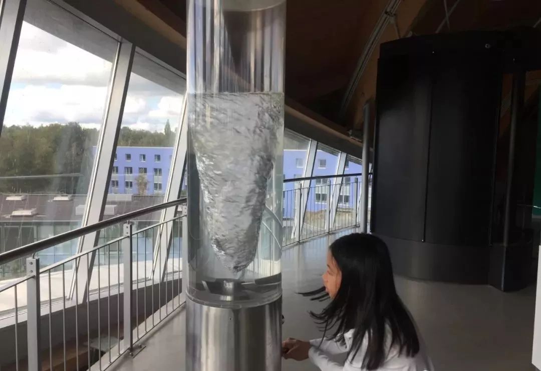 绔ヨ瘽閲岀殑绉戝,绔ヨ瘽閲岀殑瀹囧畽