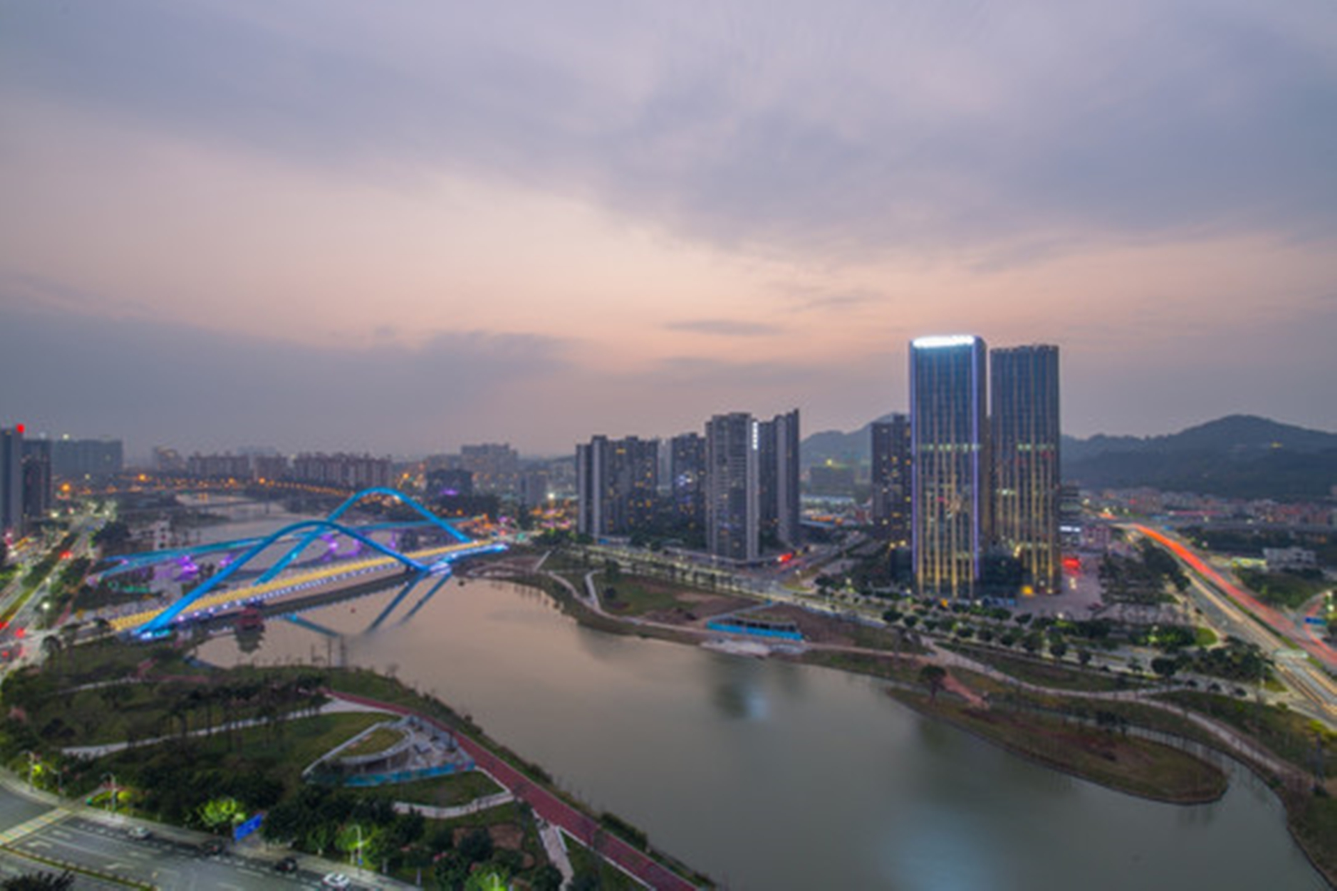 长津湖战役中霍英东到底做了什么？死后竟然可以享受国葬