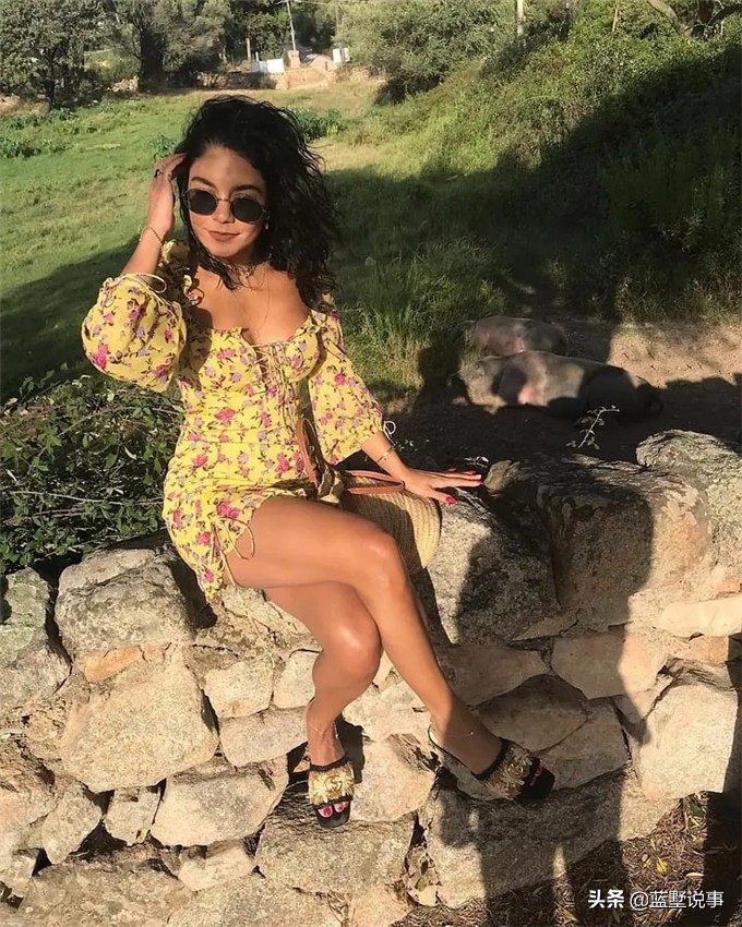 凡妮莎·哈金斯生活照,一个让人无法将目光移开的女人?