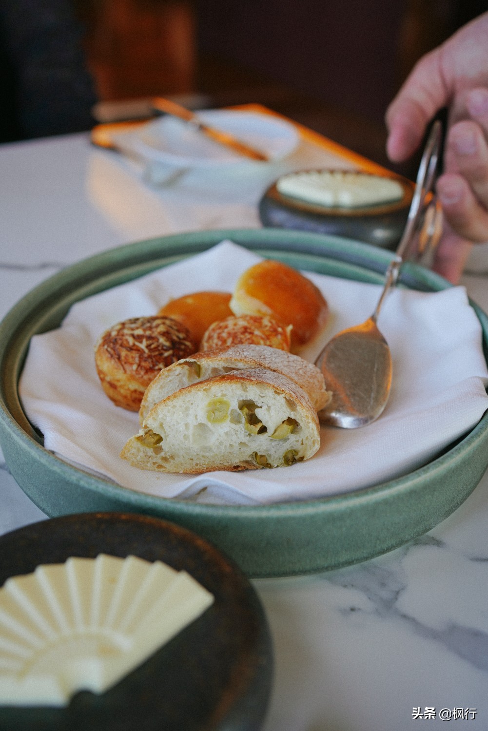 鏂囧崕涓滄柟閰掑簵娉曢,鏂囧崕涓滄柟閰掑簵鏃ュ紡椁愬巺