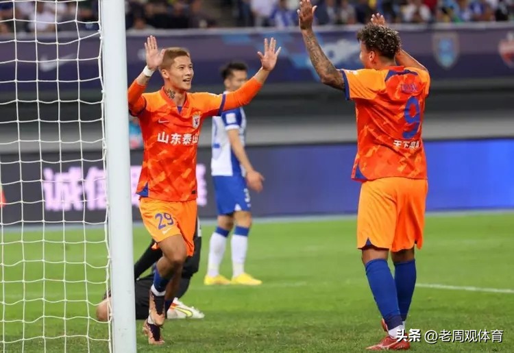 三人失去位置！刘国宝两场六球，本场梅开二度，山东泰山喜上眉梢