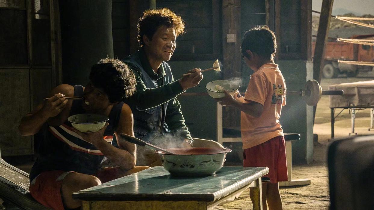 王宝强给周星驰看哭了,周星驰对王宝强八角笼中评价