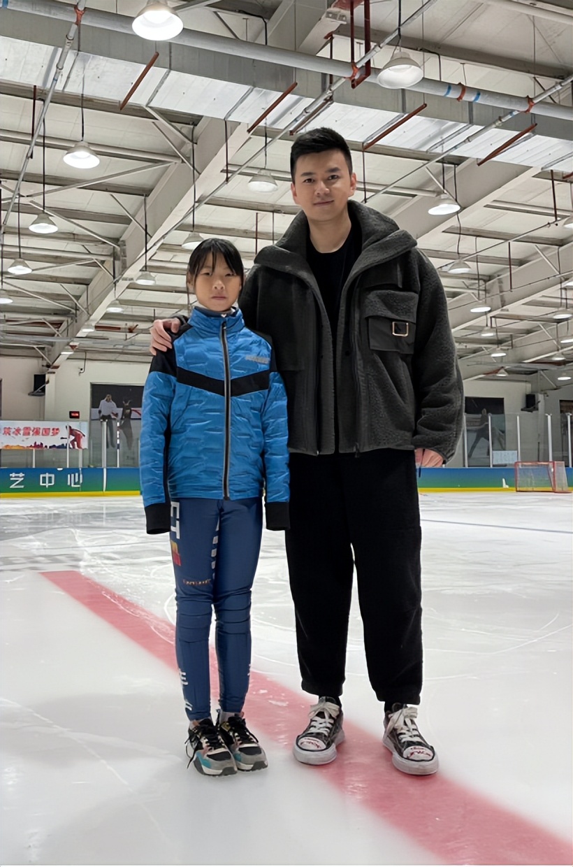 严于信是主持人吗,央视主播严于信结婚了吗